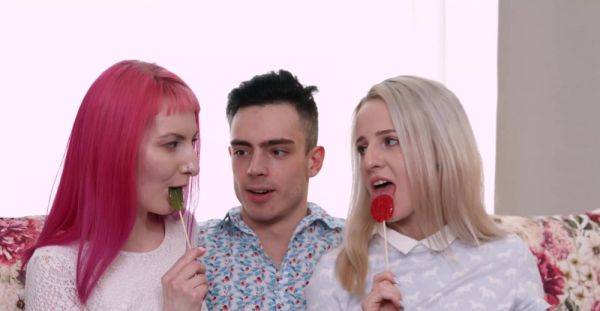 18videoz - Alien Fox - Hanna Rey - Teens share lollipop and cock - alphaporno.com on gratiscinema.com