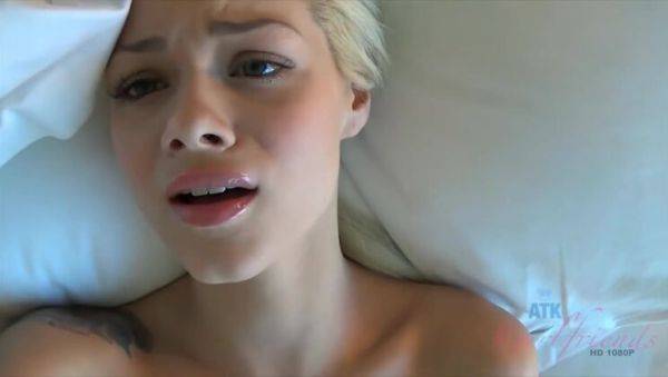 Elsa Jean's Doll-like Pussy Gets Filled with a Massive Creampie - porntry.com on gratiscinema.com