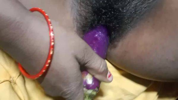 Neetu Bhabhi Put Brinjal In His Huge Pussy . And Masturbating Herself - hclips.com on gratiscinema.com