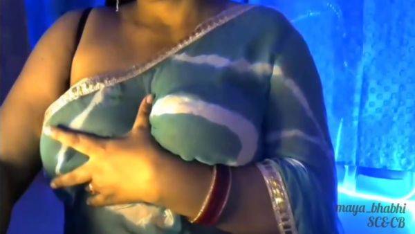 Hot Sexy Lady Bhabhi Showing Off Her Lovely Boobs Keeping Her Bra Off Her Boobs Under Her Boobs - desi-porntube.com - India on gratiscinema.com