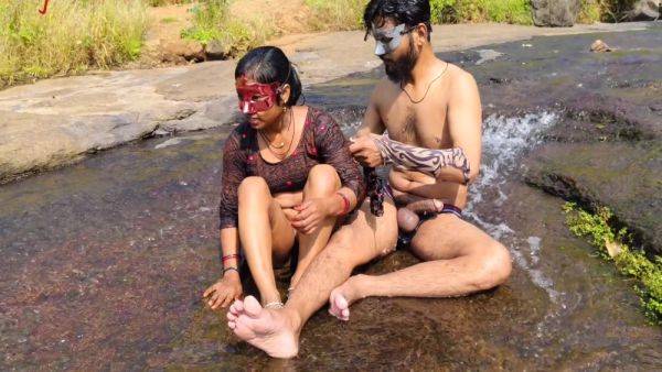 Today Stepbrother In Law And Stepsister In Law Outdoor Shoot Video - Devar Bhabhi And Hindi Sex - desi-porntube.com - India on gratiscinema.com