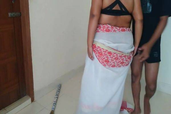 Smart Nandini Di Ko Chodne Keliya Majbor - desi-porntube.com on gratiscinema.com