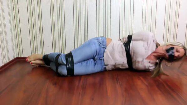 Taped Up In Jeans - hclips.com on gratiscinema.com