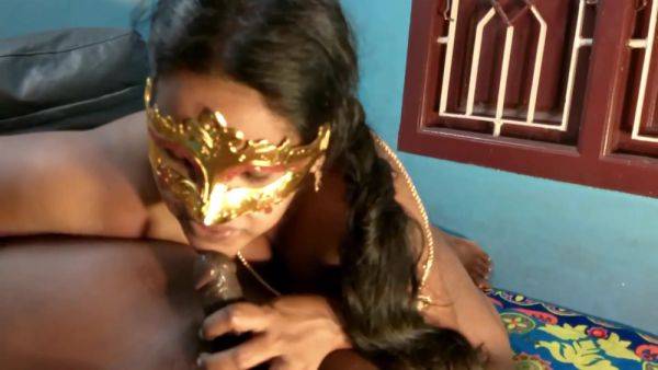 Desi Tamil Lady Enjoying With Red Banana - hclips.com on gratiscinema.com