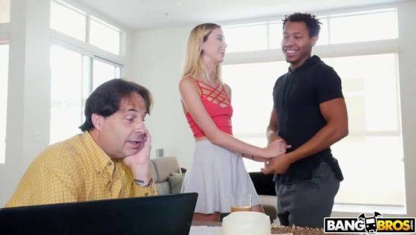 Secret Handjob From My Dad's Blonde Stepdaughter - porntry.com on gratiscinema.com