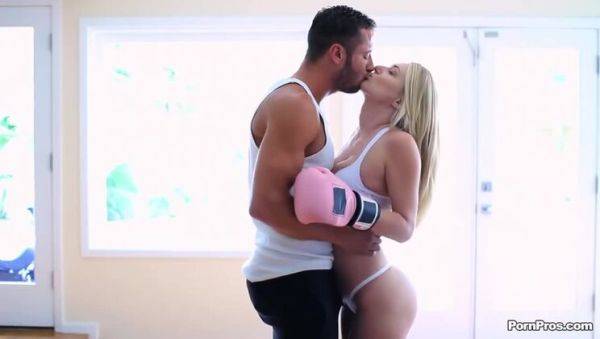 Natalia Starr in Hot Sparring Action - porntry.com on gratiscinema.com