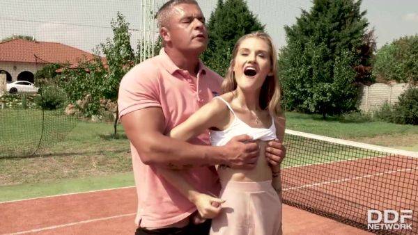 She Goes For Penis Instead of Tennis - PornWorld - hotmovs.com - Hungary on gratiscinema.com