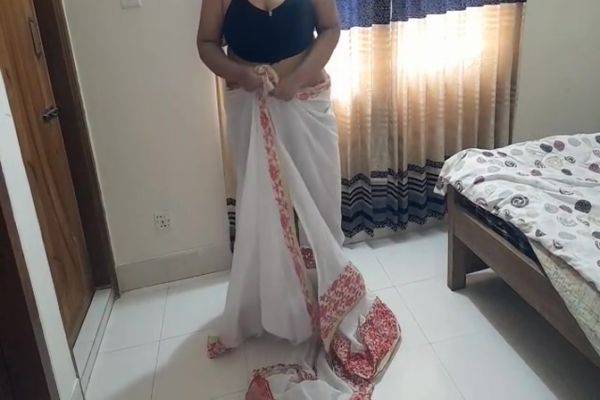 Indian Sexy Grandma Gets Rough Fucked By While Cleaning Her House - upornia.com - India on gratiscinema.com