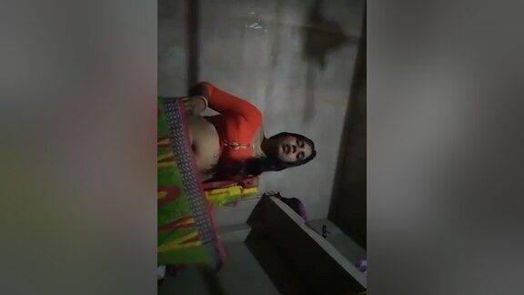 Village Aunty Hot Sex Video - desi-porntube.com on gratiscinema.com