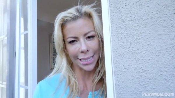 Advantages of a Buxom Step-mother: Alexis Fawx - porntry.com on gratiscinema.com