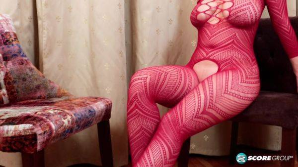 Oksana: My Red Body Stocking - hotmovs.com on gratiscinema.com