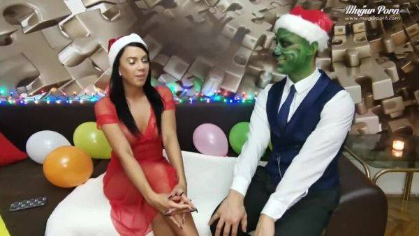 Daniella Derusky & Mugur: The Grinch X-Rated Spoof (2021) - xxxfiles.com - Hungary on gratiscinema.com