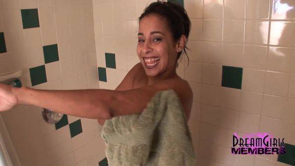 Hot Fit Latina Strips Nude And Showers - hclips.com on gratiscinema.com