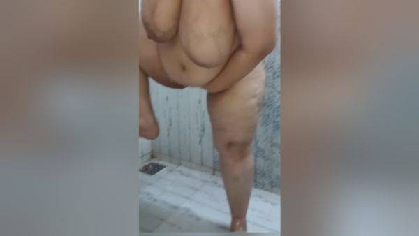 Bath Show Desi Bath Show Show Her Huge Ass With Bbw Chubby And Huge Boobs - desi-porntube.com - India on gratiscinema.com