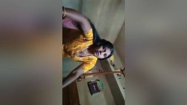 Village Wife Open Sexy Video With Face - desi-porntube.com - India on gratiscinema.com