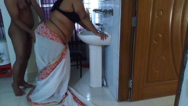 Indian Desi Milf Stepmom Fucked By Stepson In Hotel - desi-porntube.com - India on gratiscinema.com