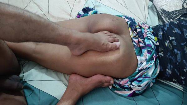 Wifes Ass Massage Using Feet Wifes Big Ass Mallu Hot Ass Husband Loves Wifes Ass Wife Ass Massage - desi-porntube.com - India on gratiscinema.com