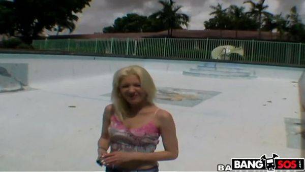 Lifeguard On Duty - porntry.com on gratiscinema.com