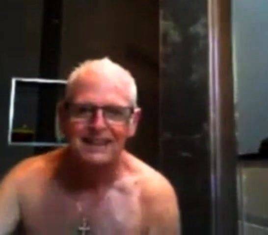 Grandpa shower - drtuber.com on gratiscinema.com