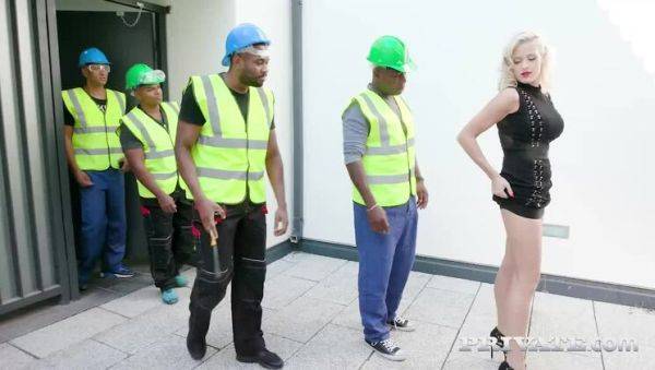 Blonde Nympho Takes on Black Studs - porntry.com on gratiscinema.com