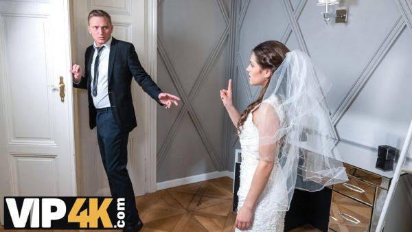 VIP4K. Couple decided to copulate in the bedroom before the ceremony - txxx.com - Czech Republic on gratiscinema.com