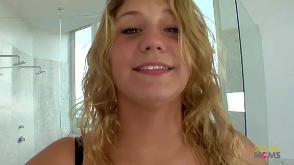 Big Boobs Blonde Girl Mounts Her Wet Vagina On A Hard Dick - videomanysex.com on gratiscinema.com