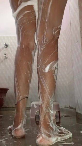 Hot Indian Wife Taking Bath - upornia.com - India on gratiscinema.com