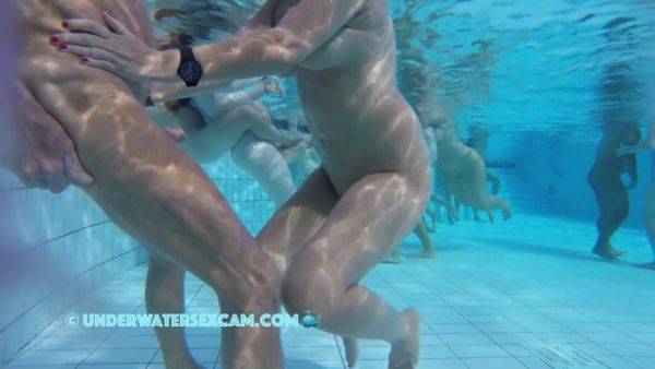 Hot Older Couple Arouses Each Other Underwater - hclips.com on gratiscinema.com