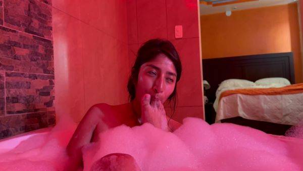 Erotic Dance In The Bathtub With Latina With Big Buttocks - upornia.com on gratiscinema.com