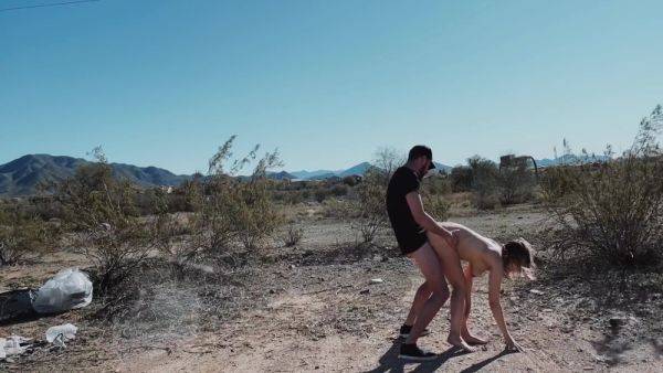 Sex On The Side Of The Road In The Desert - hclips.com - Usa on gratiscinema.com