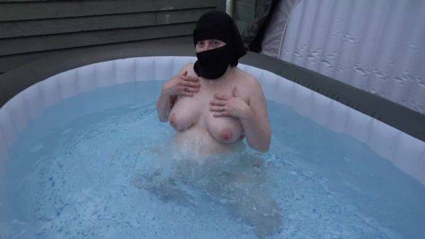 In Niqab Getting Wet In The Hot Tub Showing Off Pussy Bum And Breasts - upornia.com - Britain on gratiscinema.com