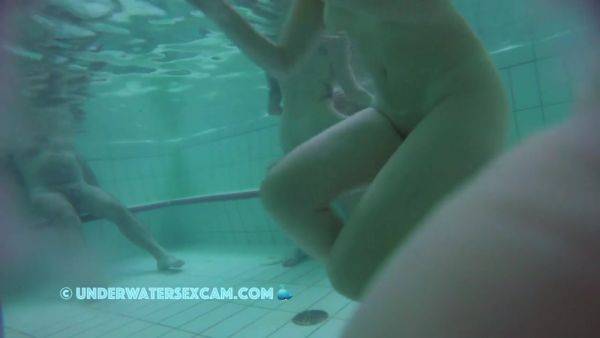 The Right Position For Underwater Sex On A Bench - hclips.com on gratiscinema.com