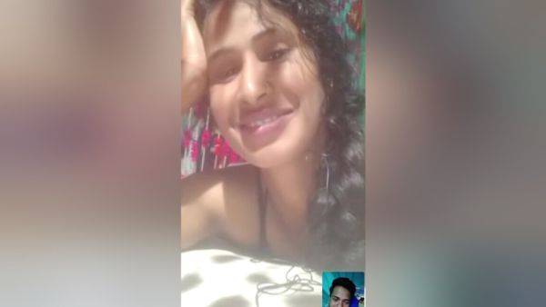 My Cute Girlfriend Showed Me Her Boobs On A Video Call - desi-porntube.com - India on gratiscinema.com