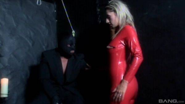 Blonde in latex costume sucks cock and fucks in rough femdom kinks - hellporno.com on gratiscinema.com