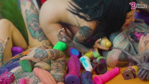 Watch these alternative CUTE Lesbians in Toy Orgy Get Pounded in Crazy Colored Toy Orgy - sexu.com on gratiscinema.com