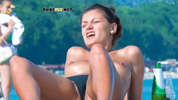 Hot Beauty Is Young Nudist Spending Her Day On The Beach - hclips.com on gratiscinema.com