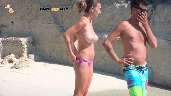 Nude Beach Girl Filmed By A Completely Naked On The Beach - hclips.com on gratiscinema.com