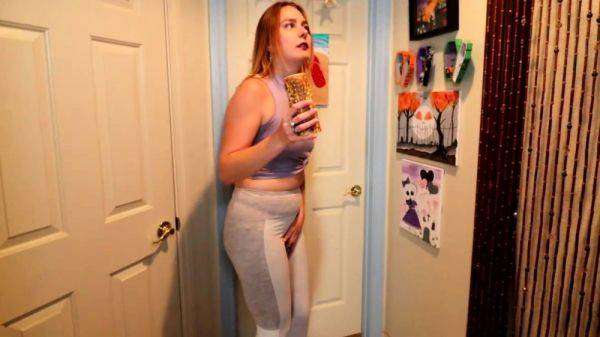 Girls desperate to pee wetting her jeans panties - drtuber.com on gratiscinema.com