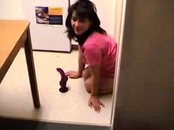 Girl Tries Anal With A Dildo - drtuber.com on gratiscinema.com