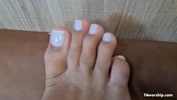 Racy foot ladies - Taworship - hotmovs.com on gratiscinema.com