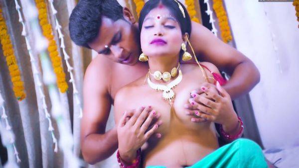 Desi Indian 18+ Girl Suhanas Very 1st Live Suhaagrat On Cam ( Hindi Audio ) - desi-porntube.com - India on gratiscinema.com