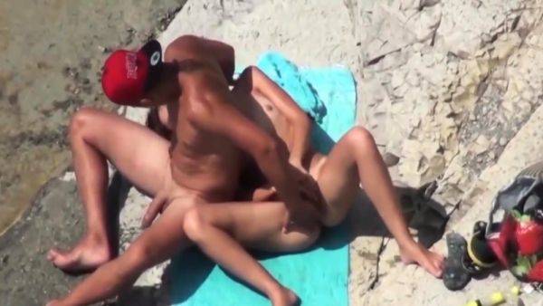 Peeping at stepdaughter's sex on the beach - drtuber.com on gratiscinema.com