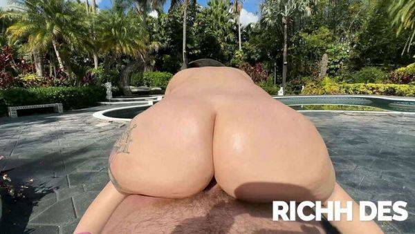 Randy Tourist Richh Des Gets Naughty Outdoor Erotic Encounter with Brian Omally on Summer Holiday - Pornstar, Blonde, Big Ass - veryfreeporn.com on gratiscinema.com