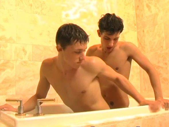 Twinks Blair Mason And Sean Corwin Bathroom Banging - drtuber.com on gratiscinema.com