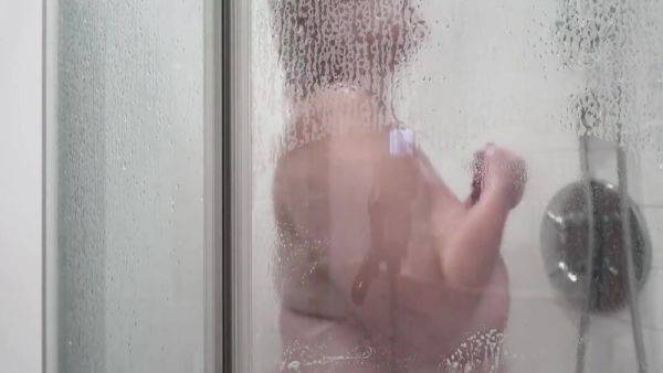 Soapy Big Natural Tits Shower Time - hotmovs.com on gratiscinema.com