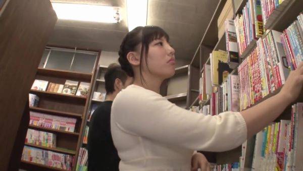 Japanese Babe having sex in bookstore - hotmovs.com - Japan on gratiscinema.com