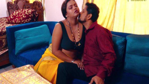 Indian Desi Kamwali Seduced And Fucked Hard By The Houseowner - desi-porntube.com - India on gratiscinema.com