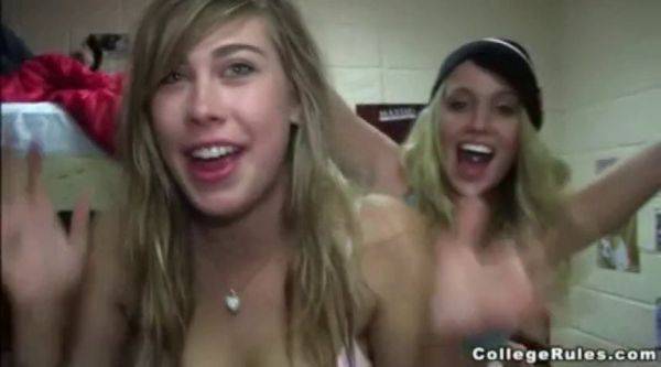 Teens get wild at sister Streak's party with softcore and tan lines - sexu.com on gratiscinema.com