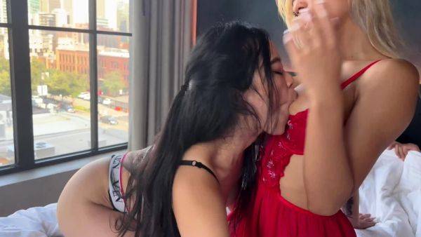 Blonde brunette lesbians flaming pussy licking fingering - drtuber.com on gratiscinema.com