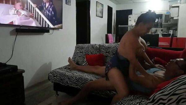 Damian and His Sister-in-Law Rosy Isa: A Steamy TV Session with a Blowjob and Penetration - veryfreeporn.com on gratiscinema.com